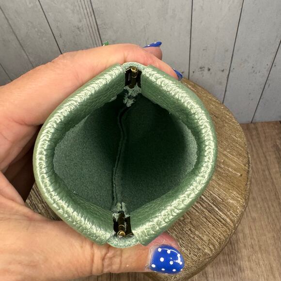 Portland Leather Penny Pouch Beetle Penny Pouch Metallic Green Coin Purse - Picture 5 of 5